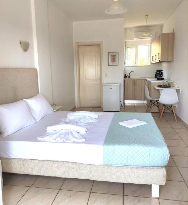 #4 Giorgos & Chara Apartments Nea Kydonia  Экстерьер фото