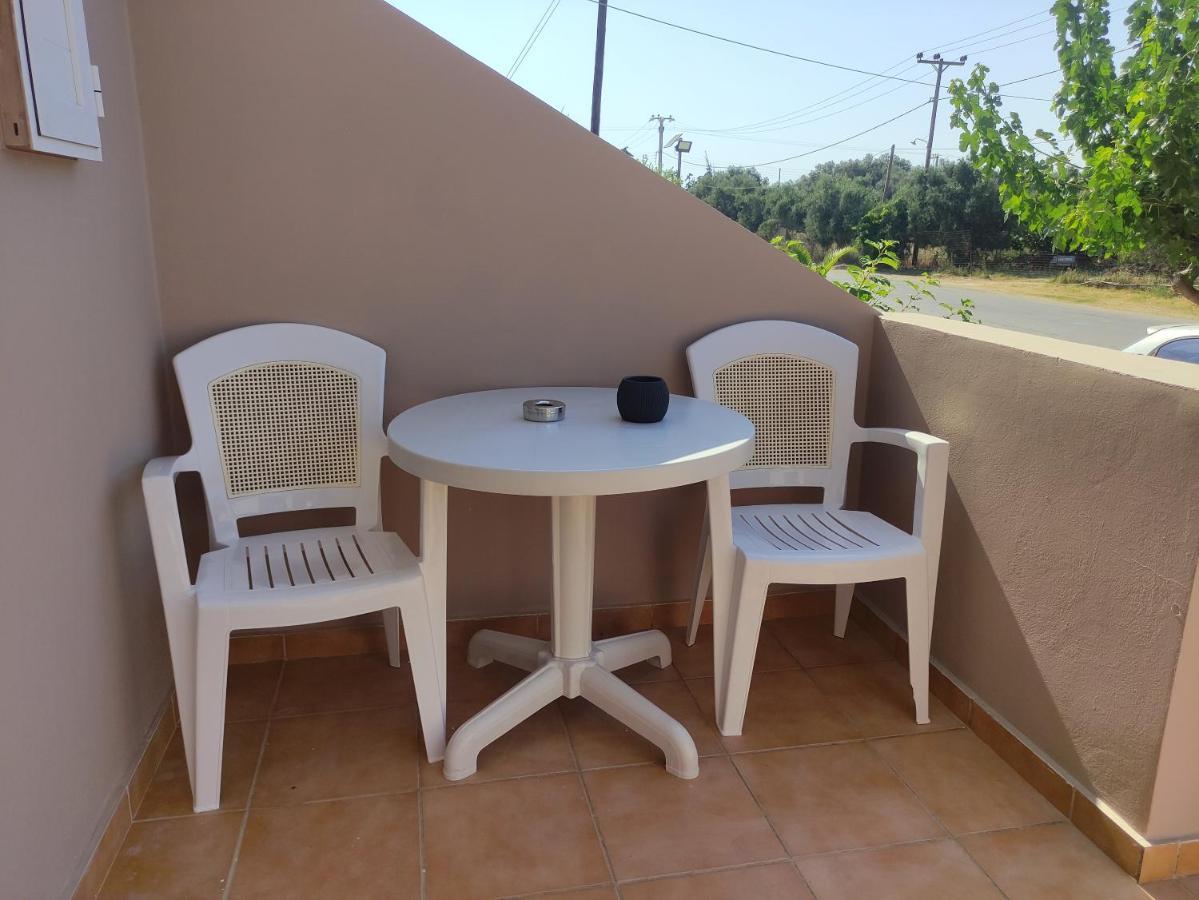 #4 Giorgos & Chara Apartments Nea Kydonia  Экстерьер фото